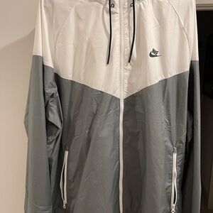 Nike men’s wind breaker